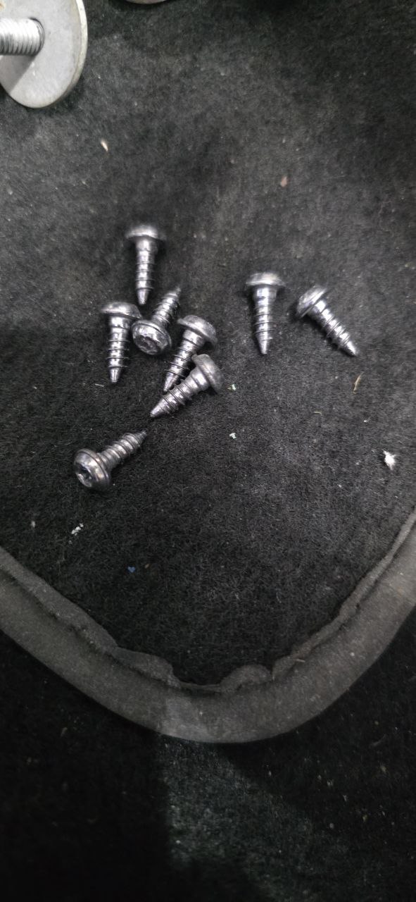 Torx screws for roof trim